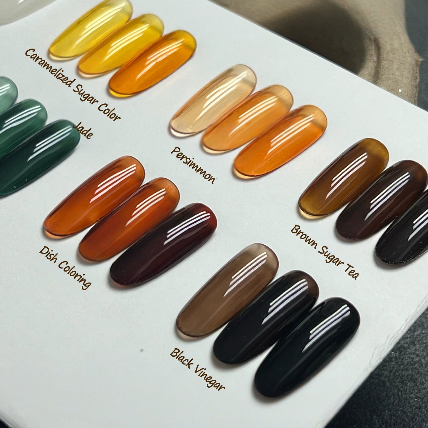 Adhiera la serie Vintage Amber Tortoiseshell | Esmalte de uñas de gel de café marrón semisparente de caramelo ámbar | Elegantes uñas de otoño e invierno